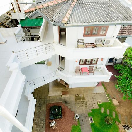 Royal Beach Hotel & Restaurant Hikkaduwa Exterior photo