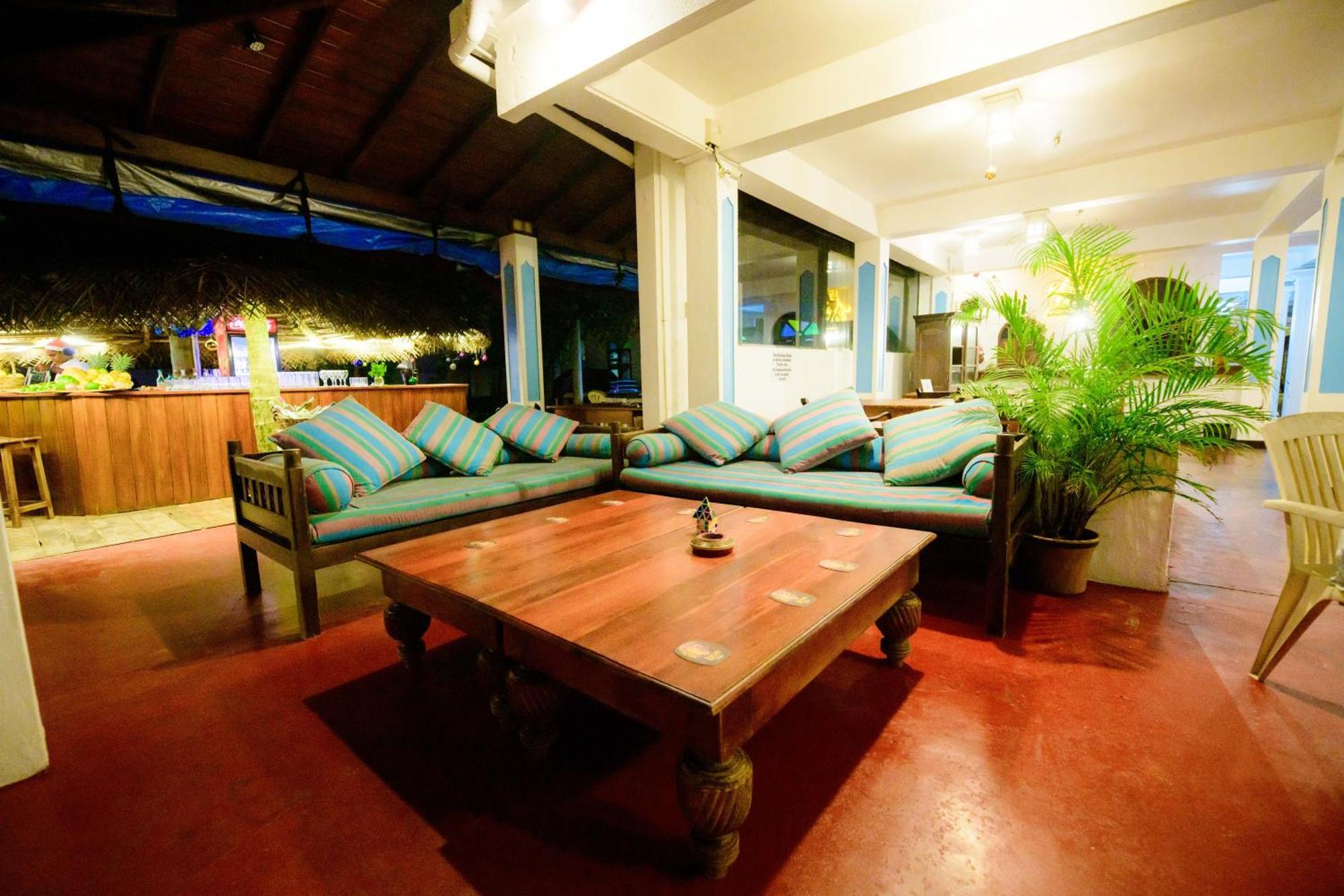 Royal Beach Hotel & Restaurant Hikkaduwa Exterior photo